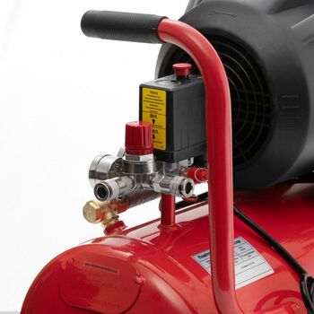 Компрессор 50л 2-х цилиндровый и набор покрасочный PT-0007-PT-1502 Intertool 