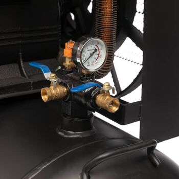 Компрессор 300л, 15HP, 11кВт, 380В, 8атм, 1600л/мин. 3 цилиндра (PT-0050 Intertool)