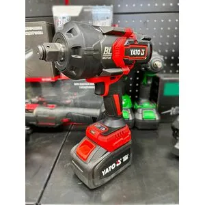 Гайковерт ударний акумуляторний 2400 Нм 18 В Li-Ion 3/4", 6Ah YT-828073 YATO